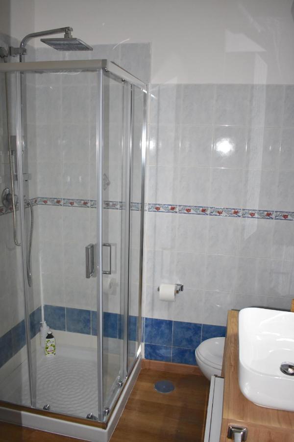 Casa Vacanze Oikia - Room Girasole Наполи Екстериор снимка