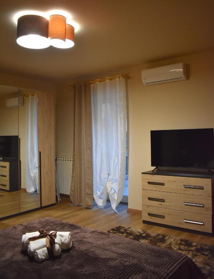 Casa Vacanze Oikia - Room Girasole Наполи Екстериор снимка